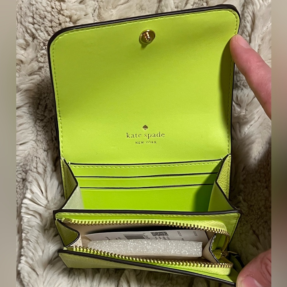 Kate Spade Kayla L-zip wallet in color Lime slushy - Picture 5 of 9